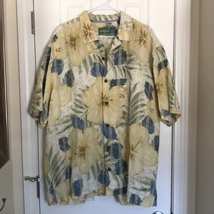 Tommy Bahama XL Short Sleeve Button Down Floral